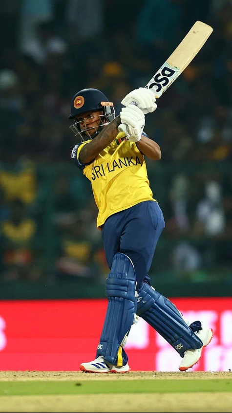 Sri Lanka well placed as Australia struggle to avoid costly defeat!