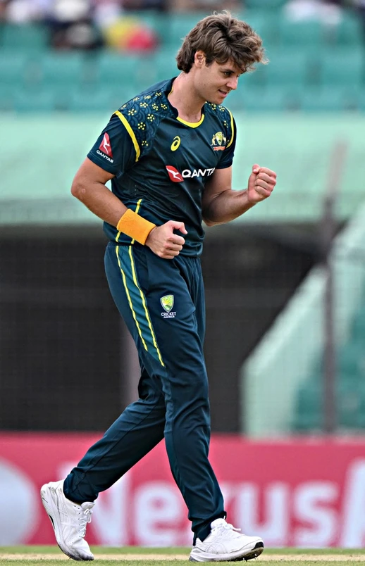 Good bowling so far from Aussie bowlers in the 1st T20I
