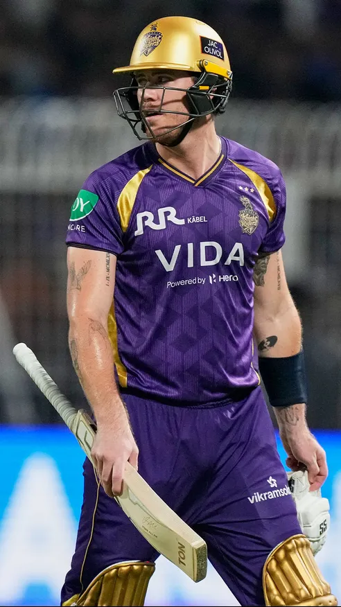Chahar ends the first over with a big success! Sends Allen to the hut with a peach of a delivery. KKR are ONE DOWN ALREADY! 