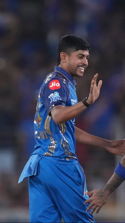 Ashwani bags 4 in his first three as GT find themselves at 86/8 after 13