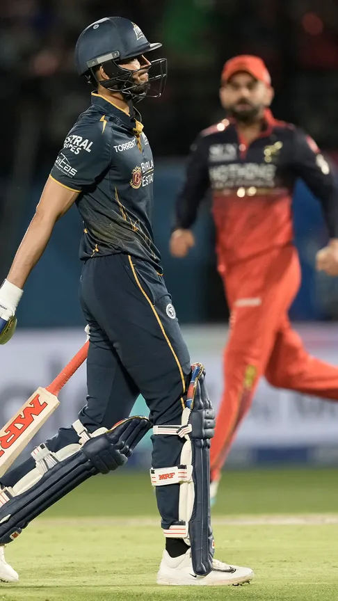 WHAT A FRAME! Shubman Gill fell for just 2 in the massive run-chase, and King Kohli was all pumped up! 