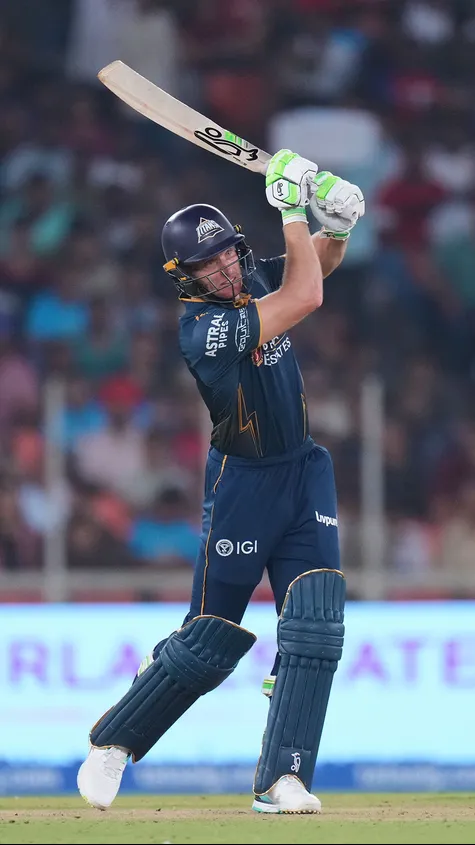 58/1 in 6! GT are on track at the end of the Powerplay. 