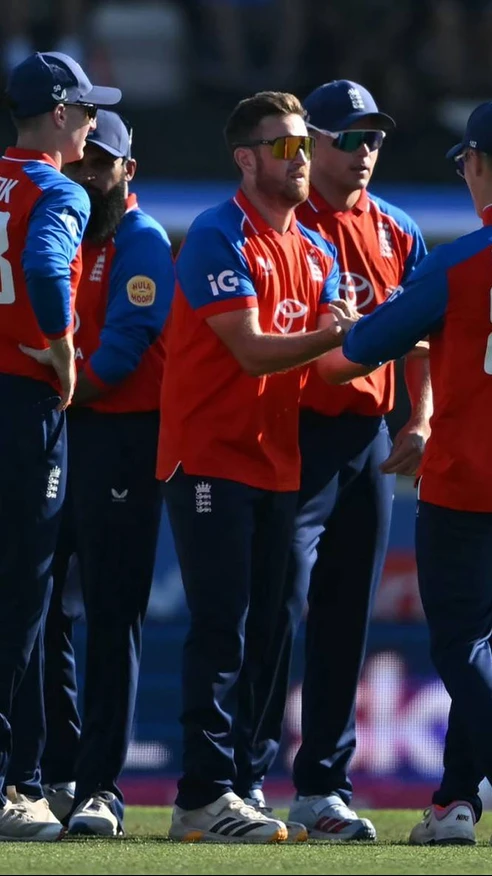 England are all over India as the visitors need 95 off the last 24 balls.