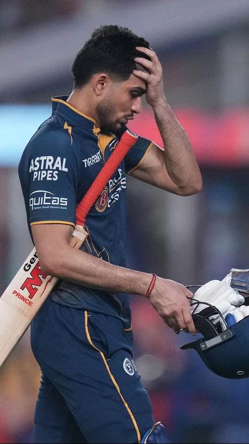 Early blow for GT as Gill departs for 5 in a 164 chase!