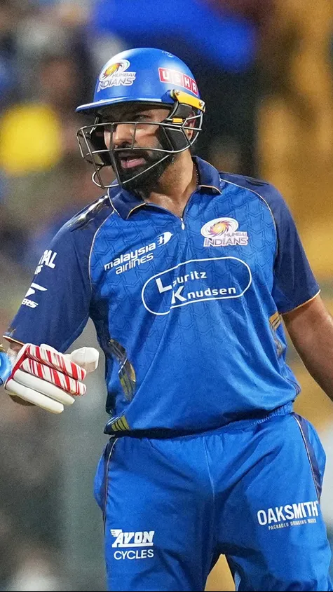 HITMAN smokes Avesh Khan for 21 in the last over of the powerplay! MI are cruising with 71/0! 