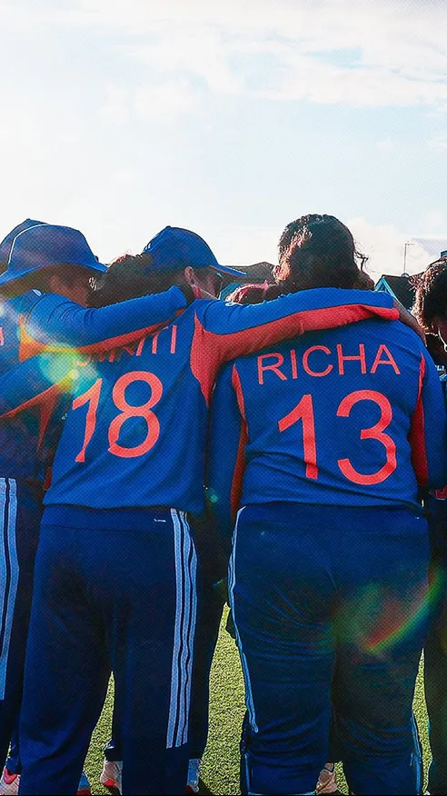England win the 3rd and final T20I by 6 wickets. They clich the T20I series 2-1.  📸 : BCCI Women