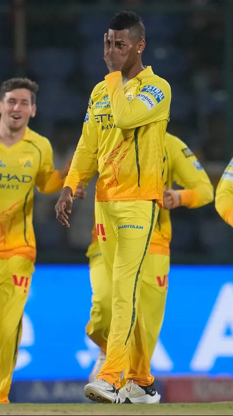 Akeal Hosein strikes in his very first over and pulls out his famous celebration after sending Abhishek Sharma back to the hut for 26!! 🔥