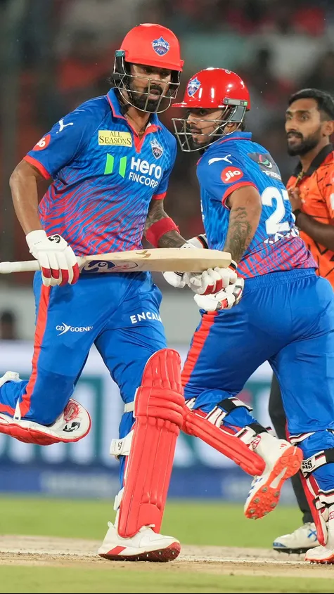 Rana & KL keep DC in hunt with 59/1 in the powerplay! 👊🏻