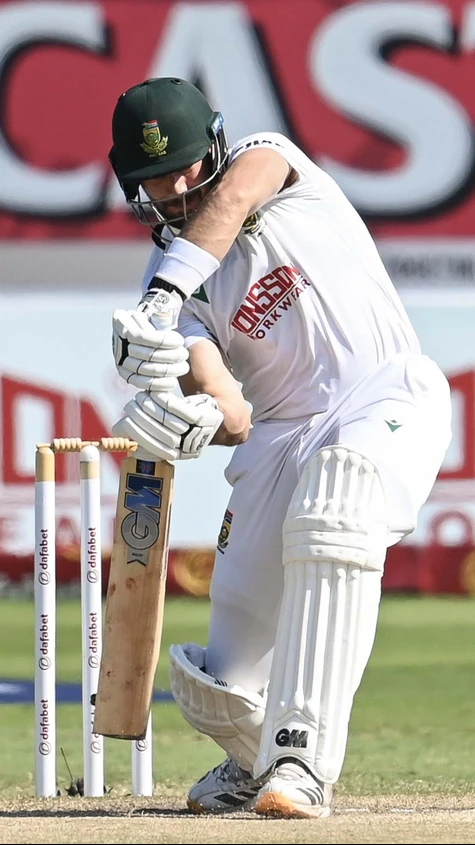 SA move to 41/1 after 13 overs, needing a further 380 runs to win. 🇿🇦