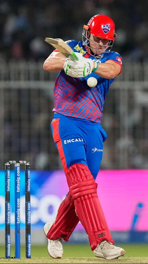 Late fireworks from David Miller (28 off 19) and Ashutosh Sharma (18* off 11) help Delhi Capitals post 203/5! 🔥