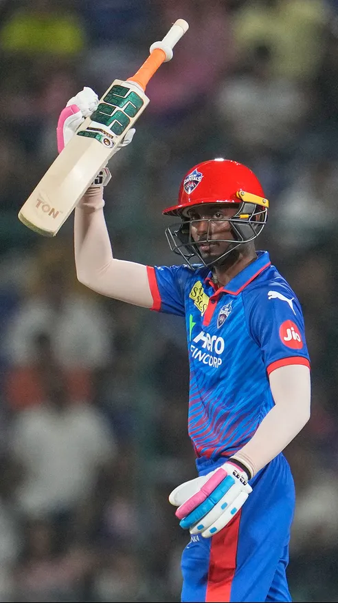 Abishek Porel departs just after completing his fifty, but DC are cruising towards the target after a 105-run opening stand, with KL Rahul still at the crease 🔥