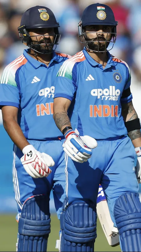 2️⃣1️⃣st 100-run partnership in ODIs 👏  Rohit Sharma 🤝 Virat Kohli 💙