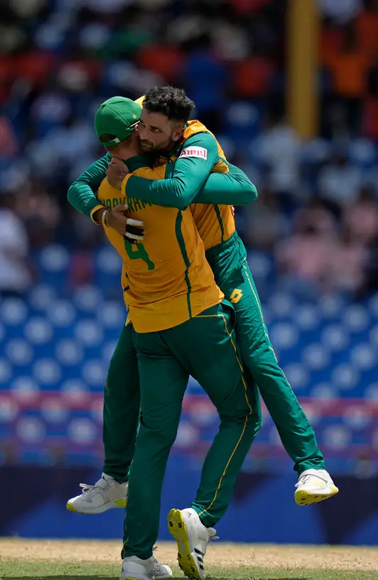 South Africa won by 7 runs!
