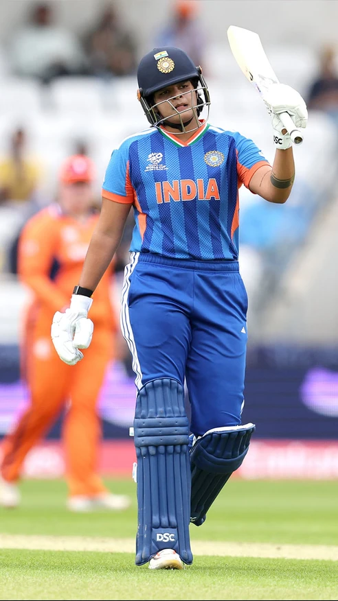 Shafali brings up a fine 35-ball fifty, but her brilliant 115-run opening stand with Smriti comes to an end as she soon departed for 55! 