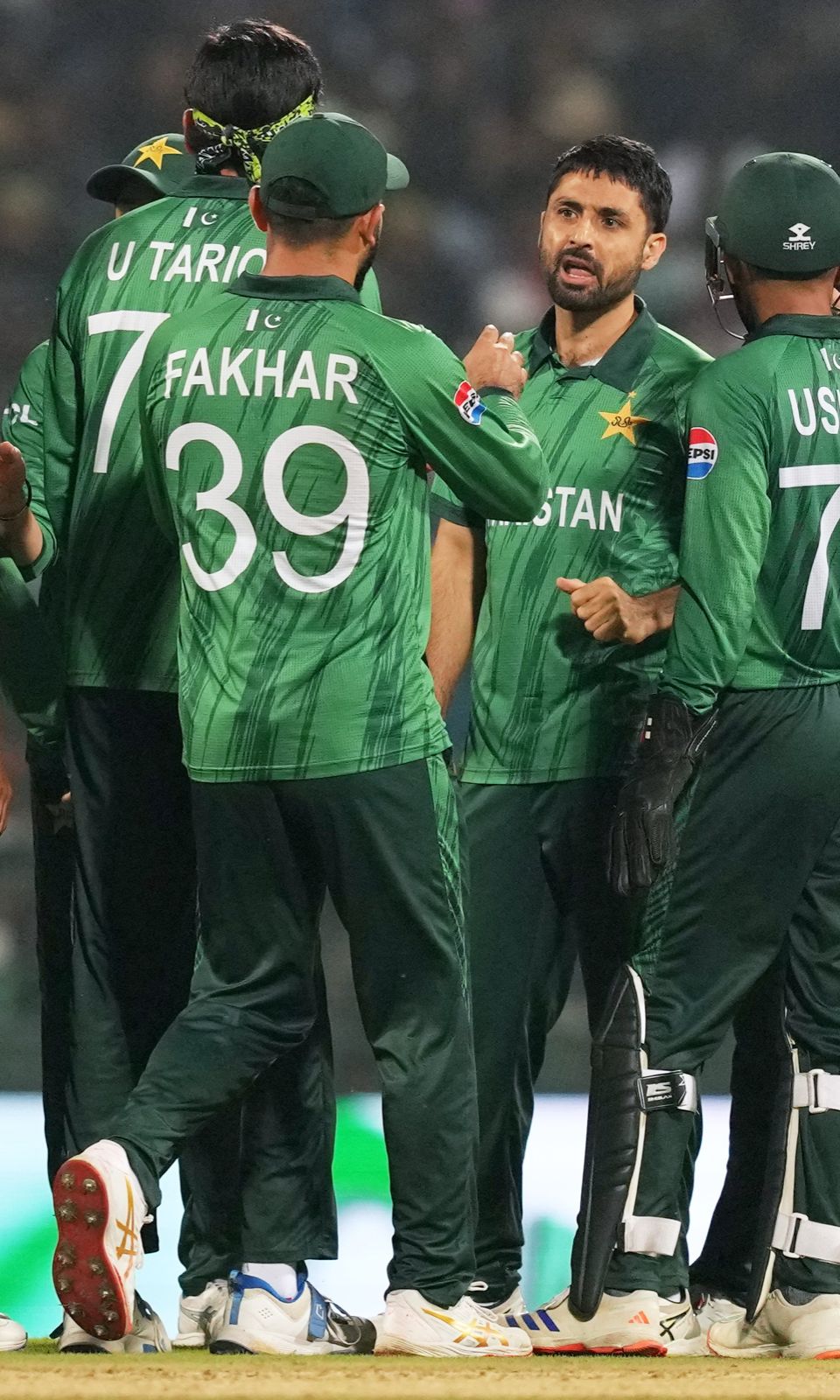 End of the thrilling contest, Pakistan win by five runs!!