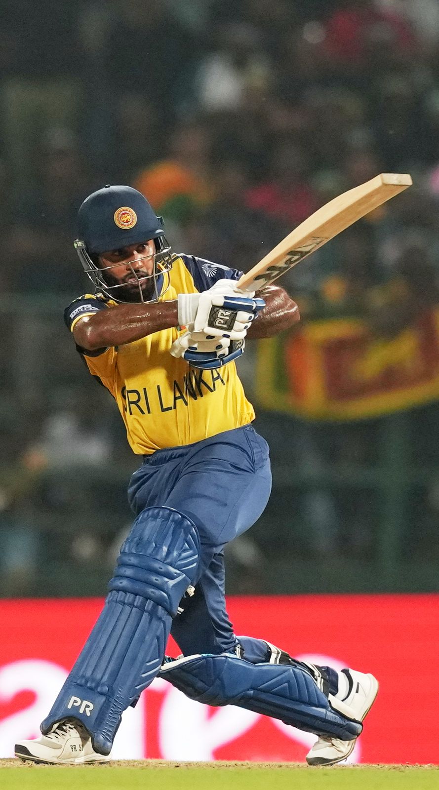 Sri Lanka are close to eliminating Pakistan from the World Cup!