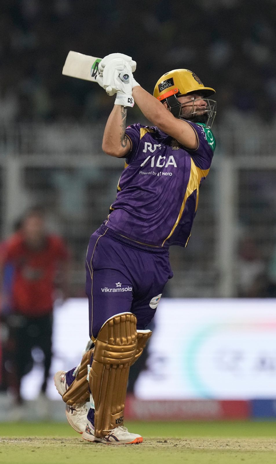 KKR cruise past the 100-run mark, KKR now require 127 runs from 66 balls!