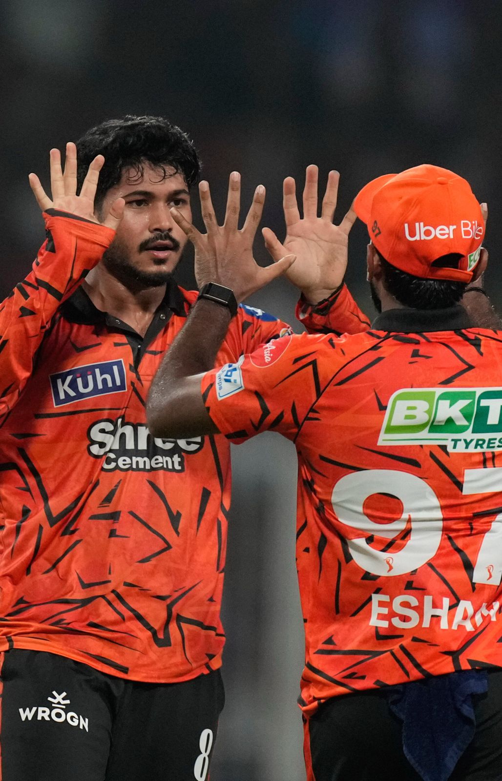 KKR in deep trouble! 6 wickets down, 80+ to go