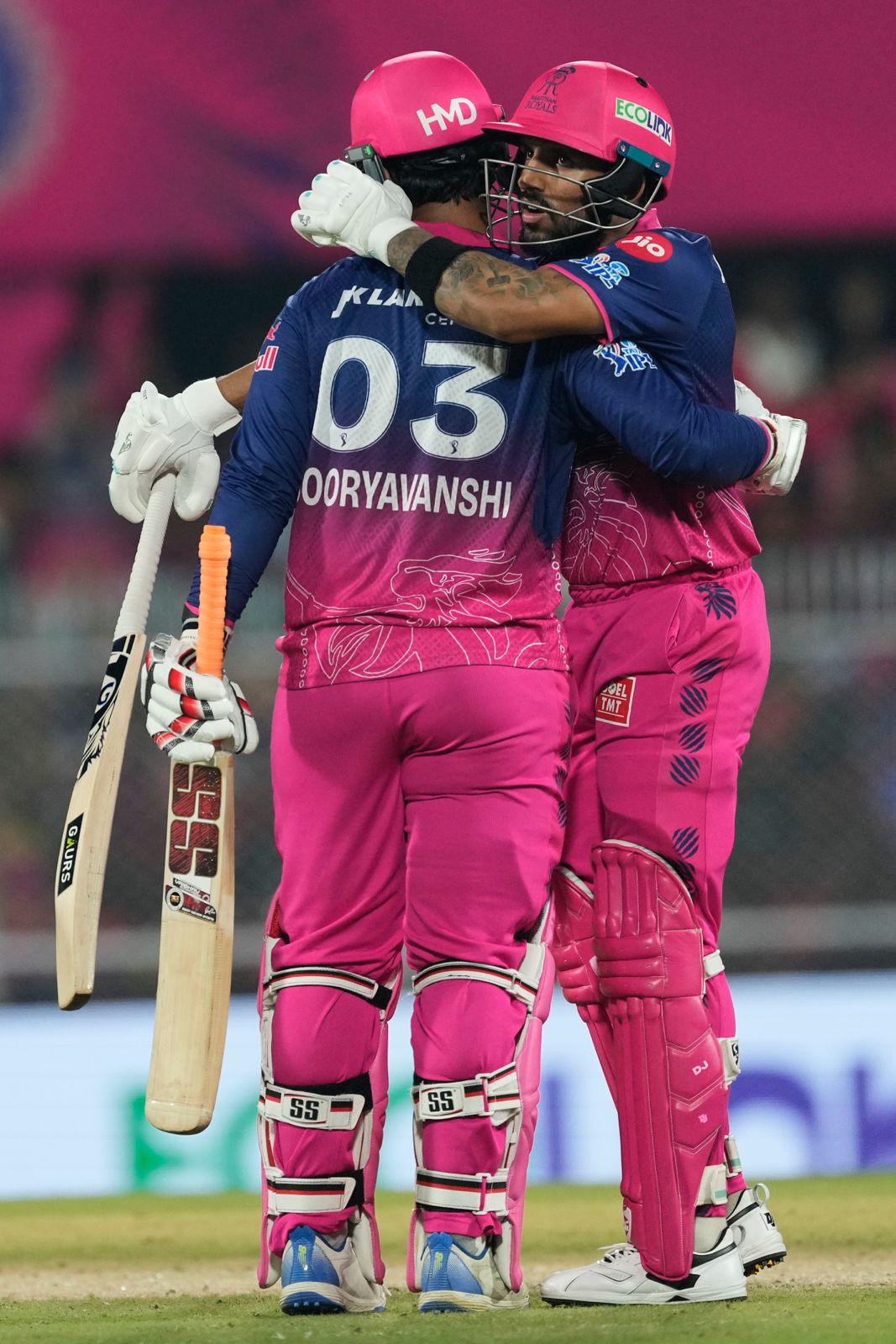 Rajasthan conquer the defending champs! Chase 202 with 2 overs to spare—table toppers stay on top 🔥