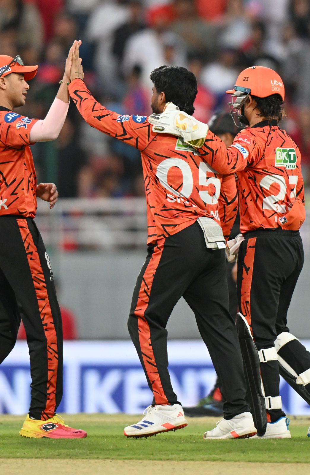 The Kings require 41 more runs in the last 5 overs. Ishan Kishan will have to be very smart with his bowling changes now!