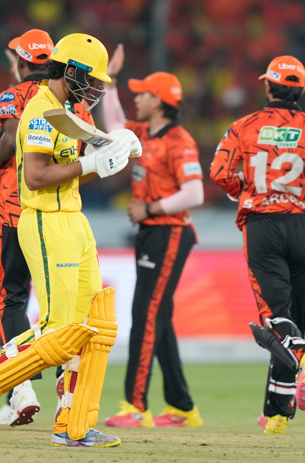 CSK wobbling now, 83 off 54, 6 wickets left after double blow!