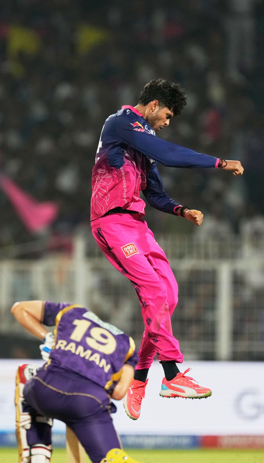 Equation: 59 off 30. Rinku (19*) keeps KKR alive, Anukul (4*) new in. RR slightly ahead in this contest!