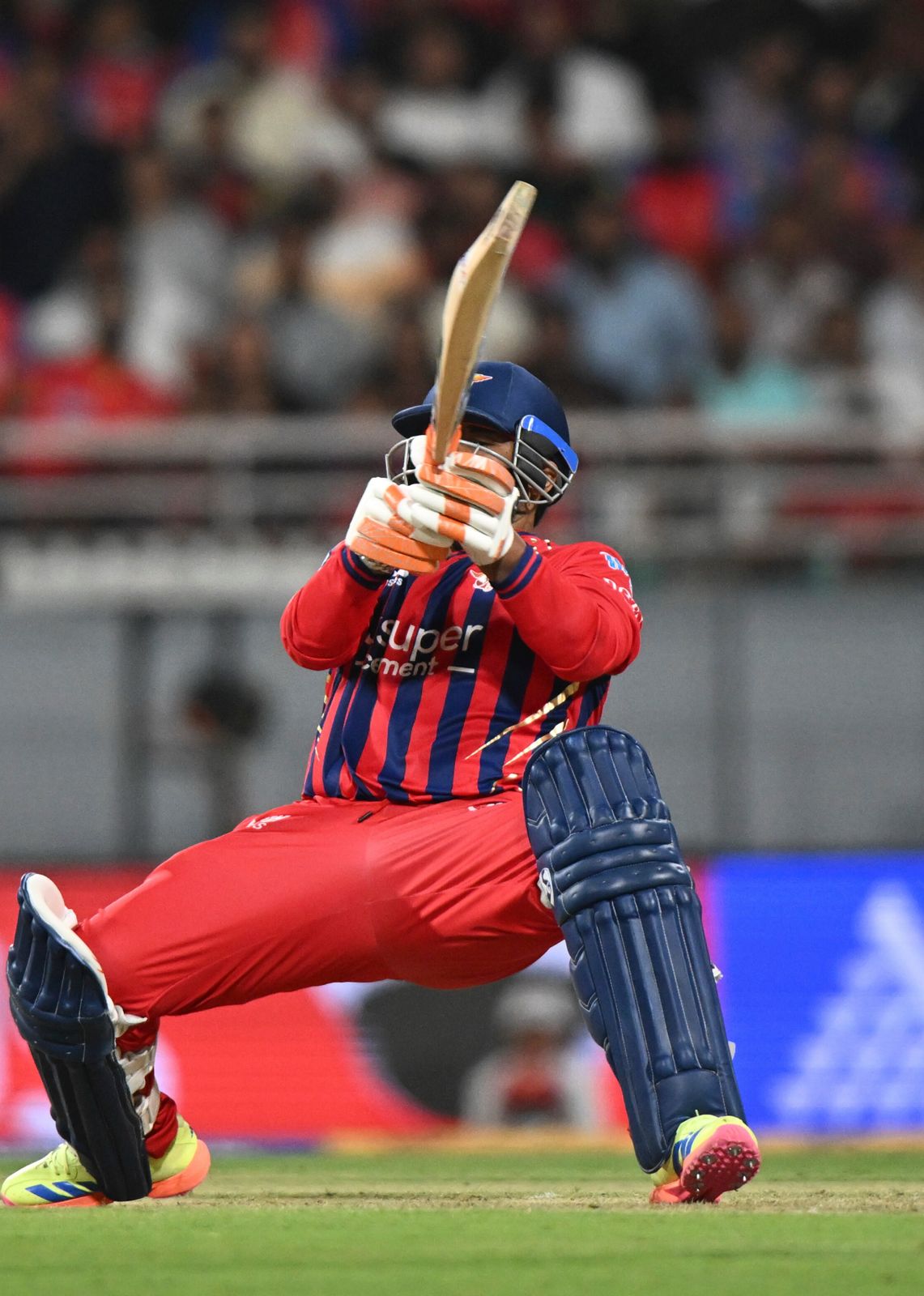 💯 up for LSG in 9.4 overs, Pant & Marsh steady, but the rate needs a boost!