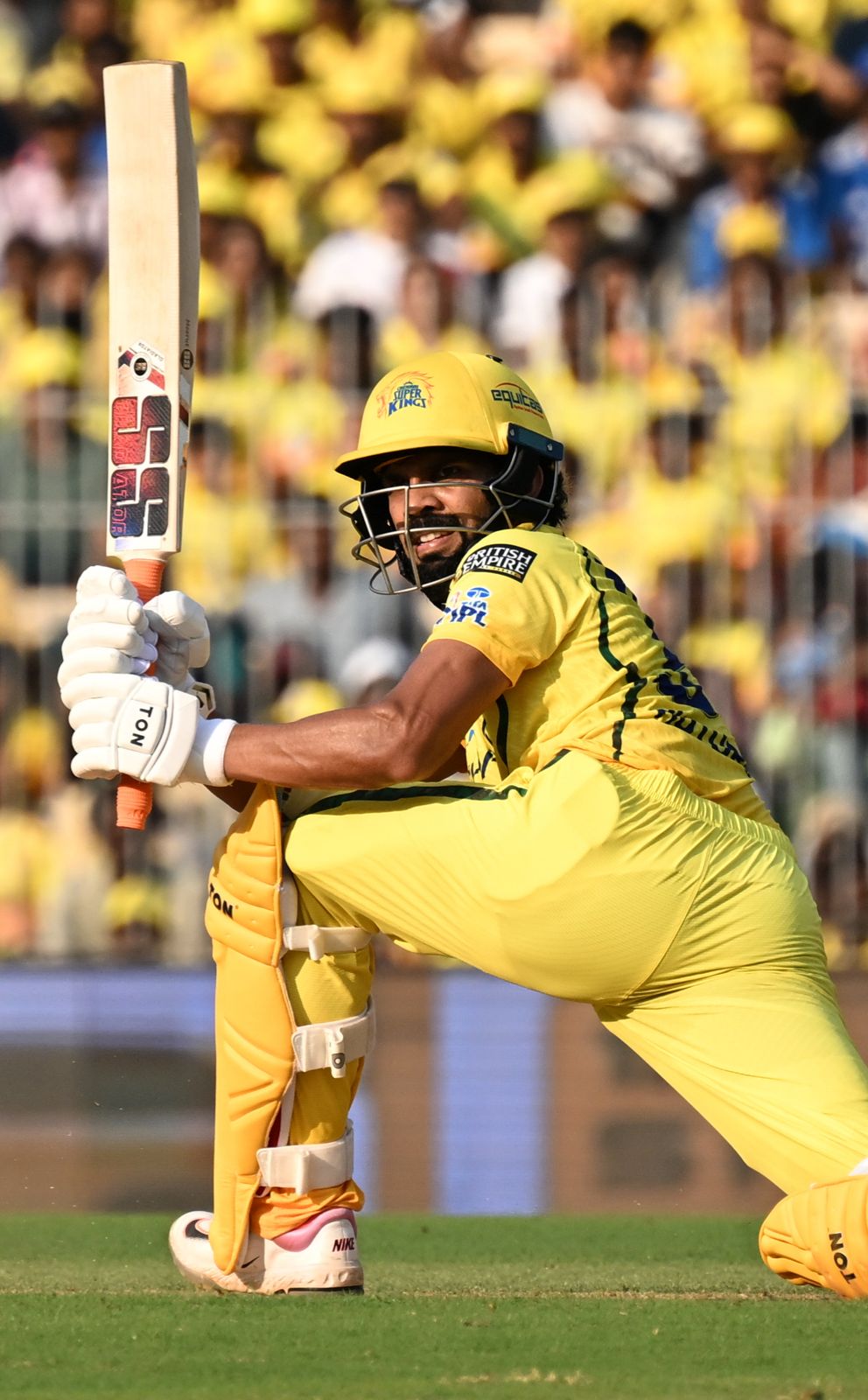 End of the innings! CSK find a late burst, smashing 36 runs in the last two overs to finish at 158/7, a fighting total but still below par on this surface!
