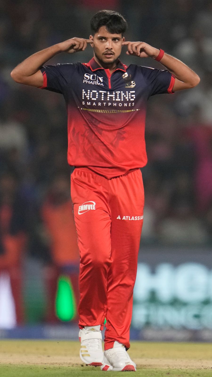 Complete domination 🔥 RCB bowl DC out for 75 in just 16 overs!