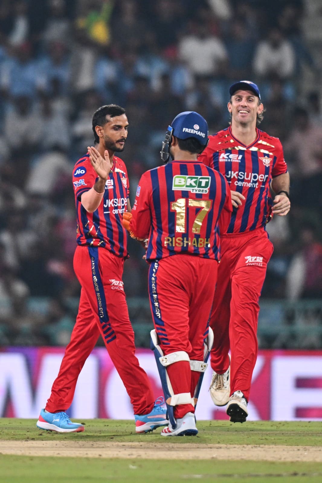 LSG hold their nerve in a last-over thriller at Ekana! 🔥