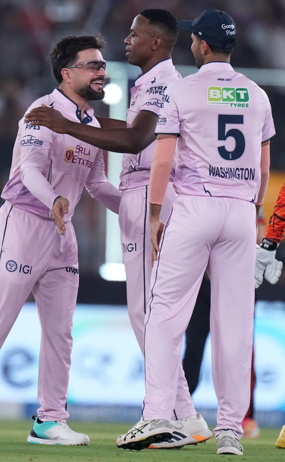 Jos the Boss is gone as well! SRH are in deep trouble at 56/6.