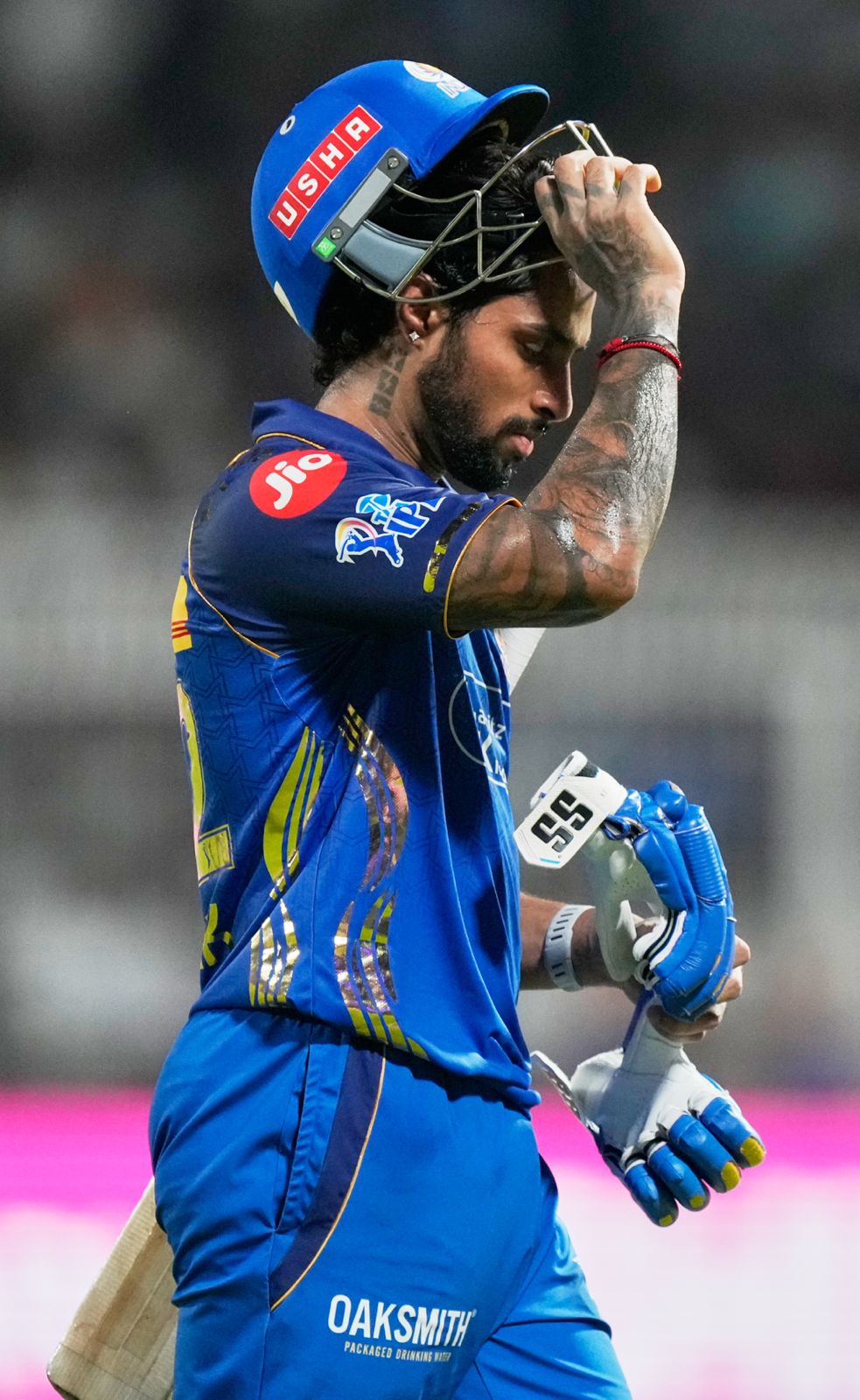 Things go from bad to worse for MI. They are 6-down with less than 100 on the board.!