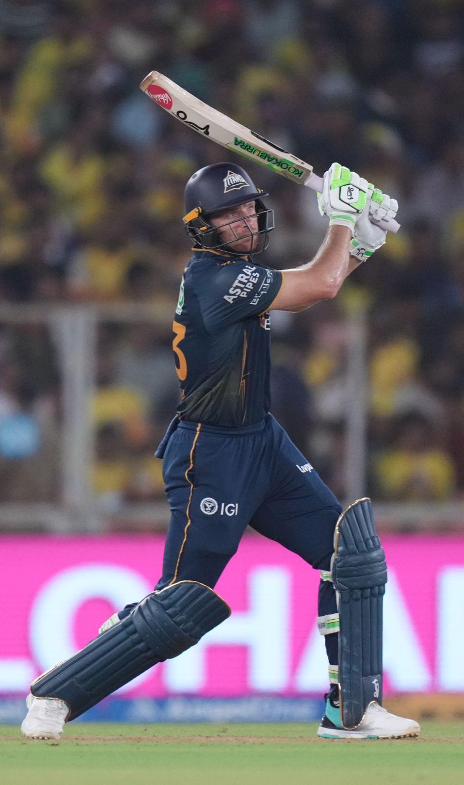 GT continue to pile on the runs as Buttler powers them past 200. Both set batters are looking dangerous at the crease!