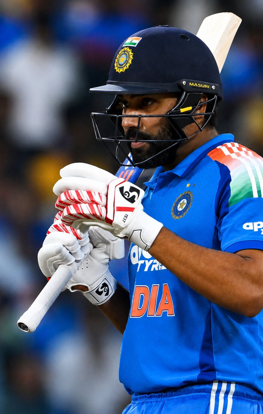 India lose their first wicket as Rohit departs for 79. Opening wicket partnership broken after adding 170 runs.