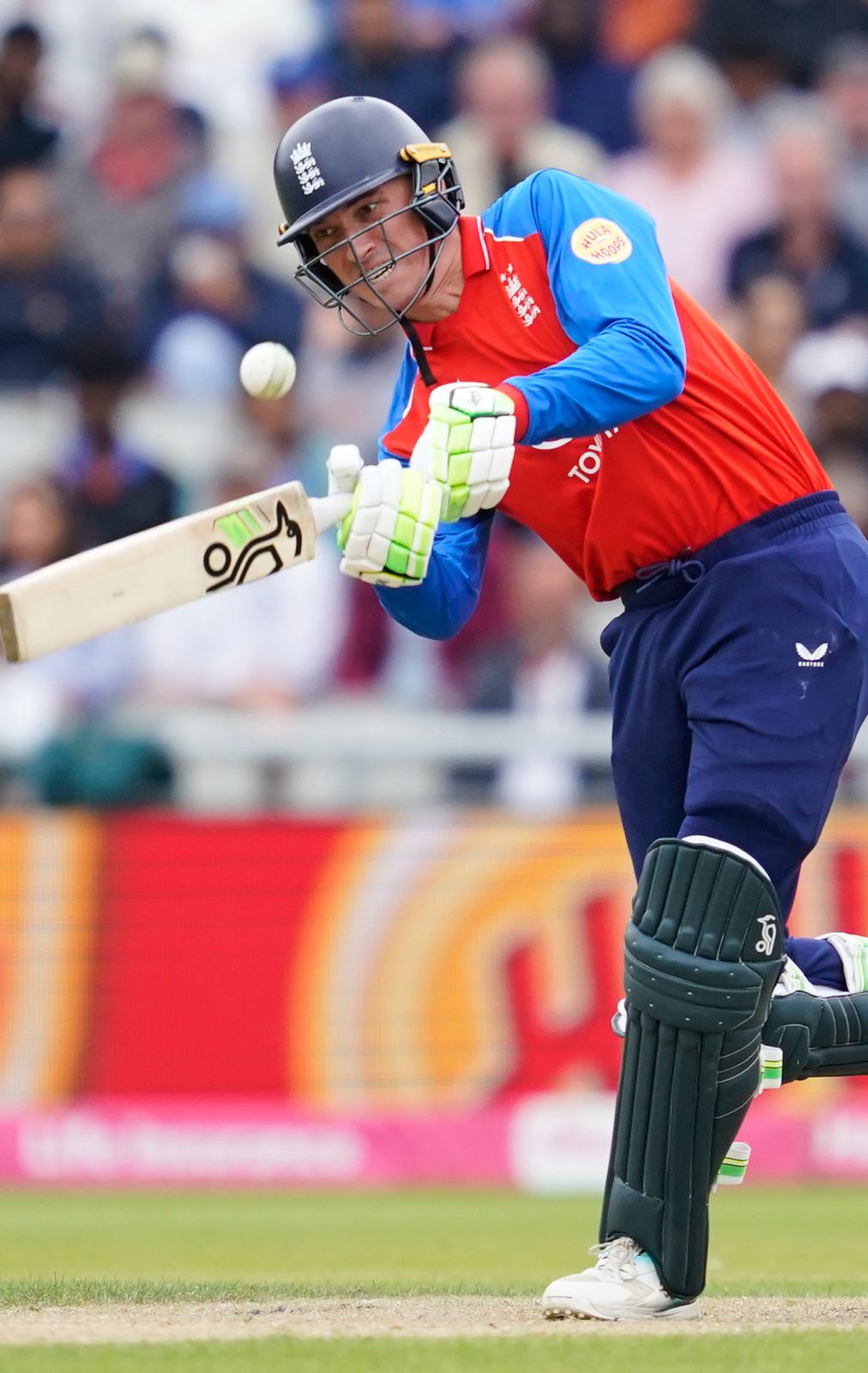 A tense finish on the cards! England need 59 from 5 overs.