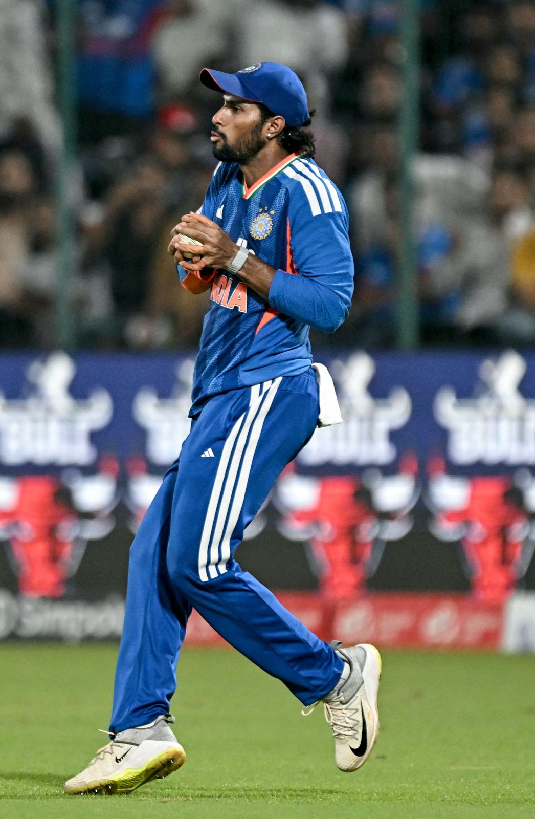 India keep things under control as Afghanistan finish with 159/8 on the board.