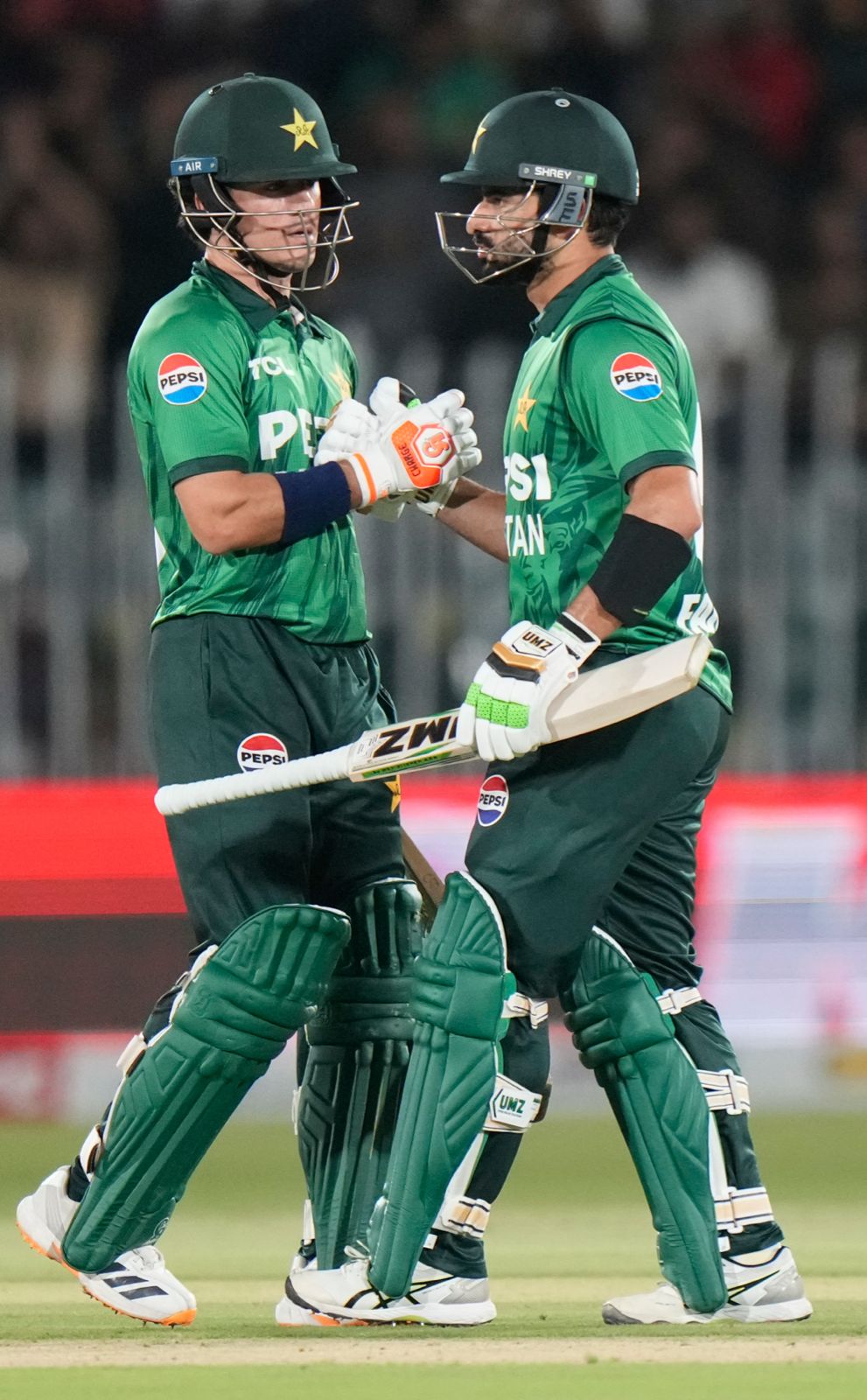 Runs continue to flow! Maaz Sadaqat and Sahibzada Farhan are looking unstoppable in the middle.