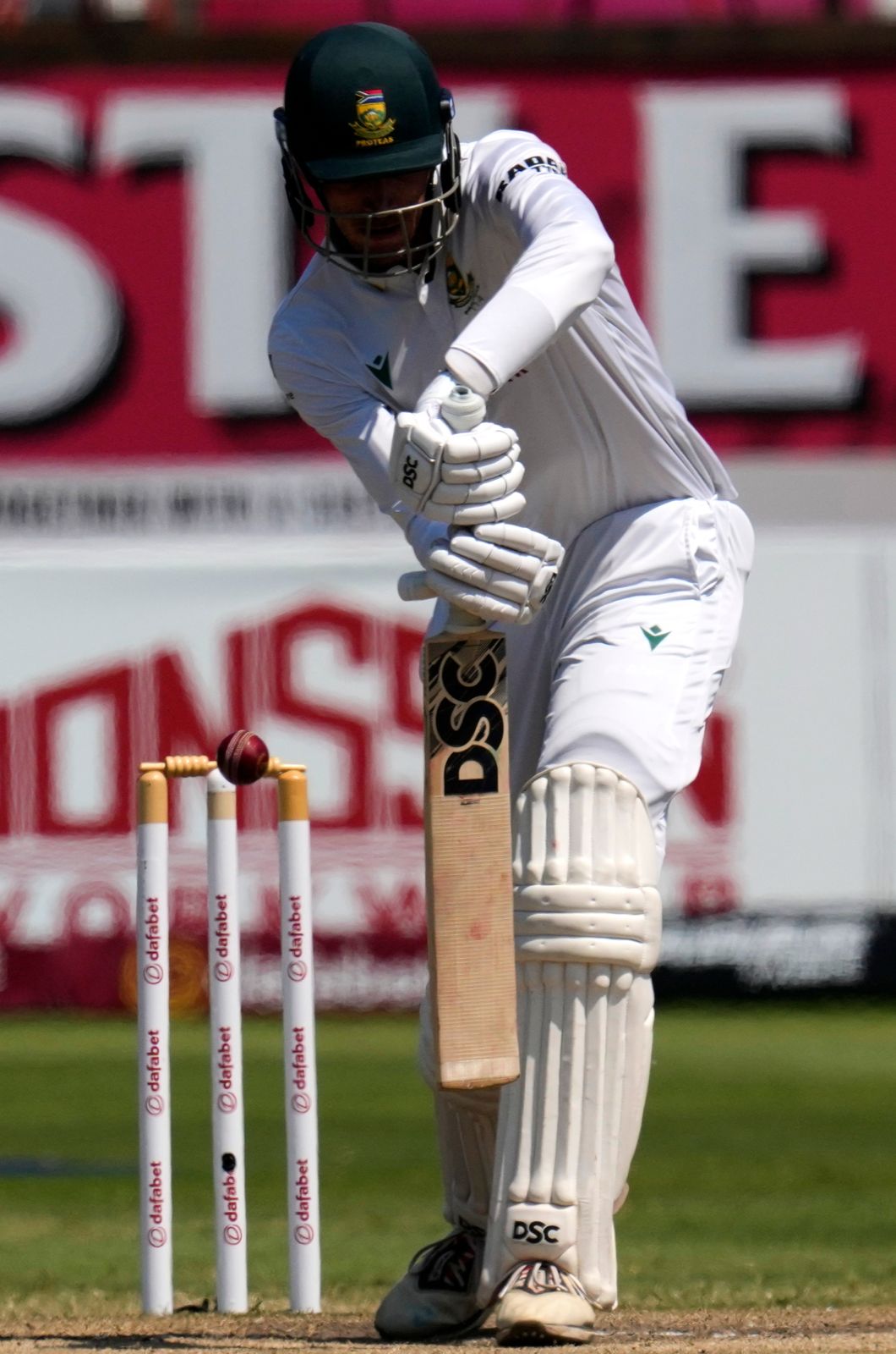 South Africa have suffered a dramatic collapse, losing their last three wickets without adding a single run to the scoreboard, all falling at 201.