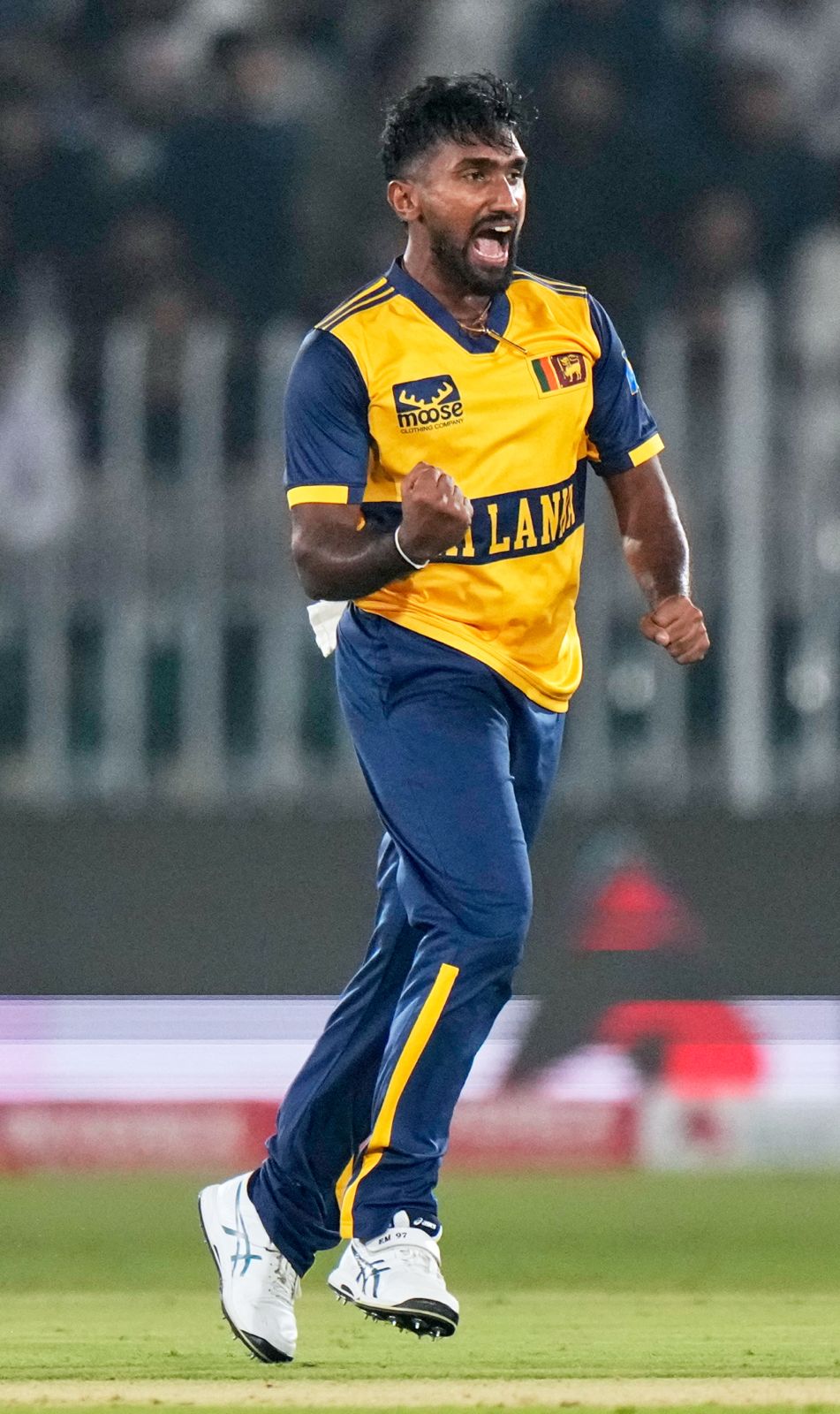 SL on top! Pakistan lose half their side for just 86 as Sri Lanka tighten their grip.