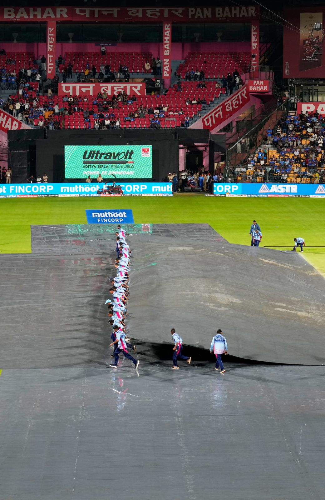 The game has been abandoned, and the series finishes all square at 2-2 as rain has the final say.