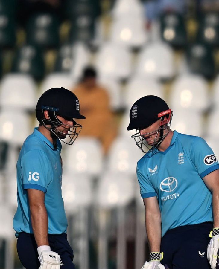 A record-breaking spectacle in Rawalpindi! Brook smashes a sensational 202 off 116 balls as England pile up 429/4.