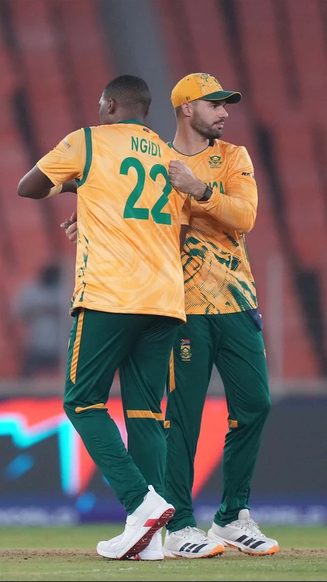 South Africa start their T20 World Cup campaign on a high with a complete all-round showing in Ahmedabad 💪 