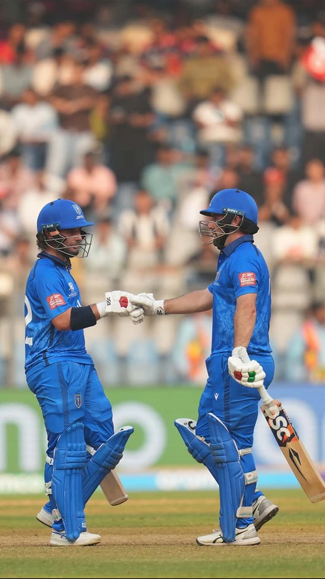 A breathtaking inning and both brothers have been superb so far!