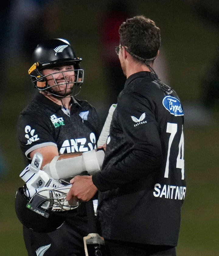 Thrilling finish! Kiwis complete 248-run chase with 5 wickets and 3 balls to spare!