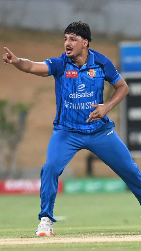 AM Ghazanfar traps Brian Bennett in front for 31, giving Afghanistan the 4th wicket in the process. 👏