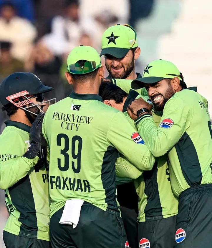 Pakistan on fire with the ball! Proteas 5 down!