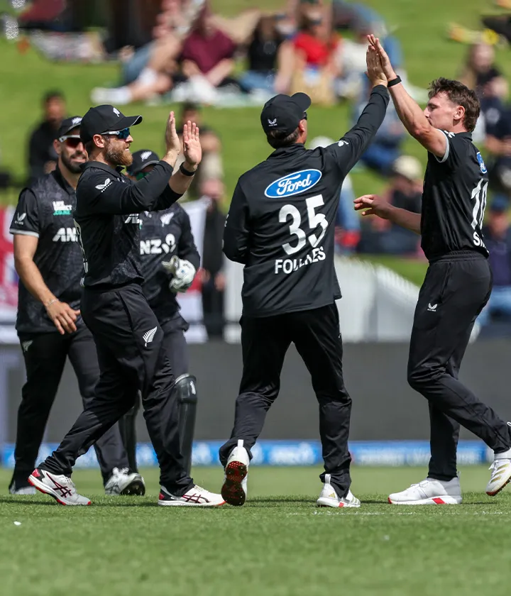England’s batting woes continue! NZ bowlers run riot to bowl them out for 175