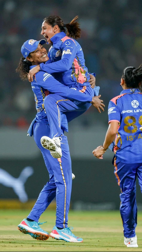 MI clinch victory by 15 runs and move to second on the table 👏 