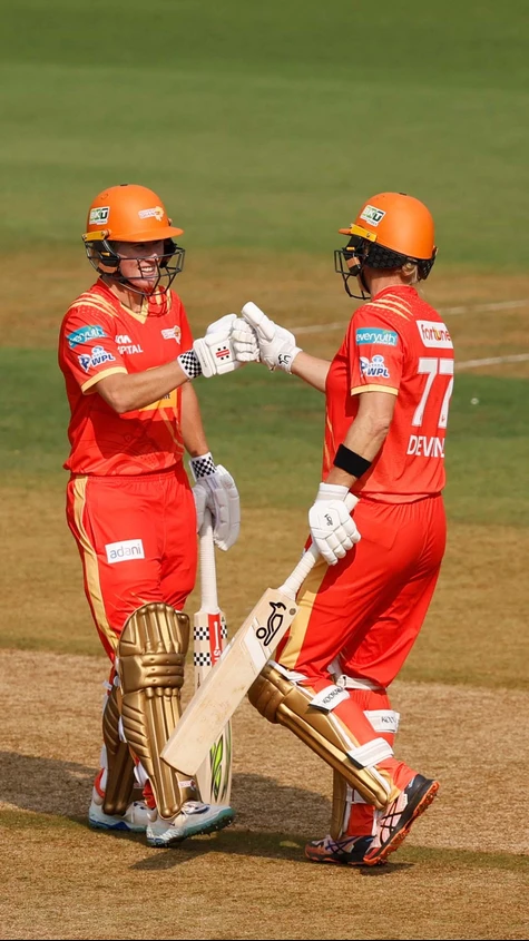 Both GG openers are back in the dug out after giving a brisk start!
