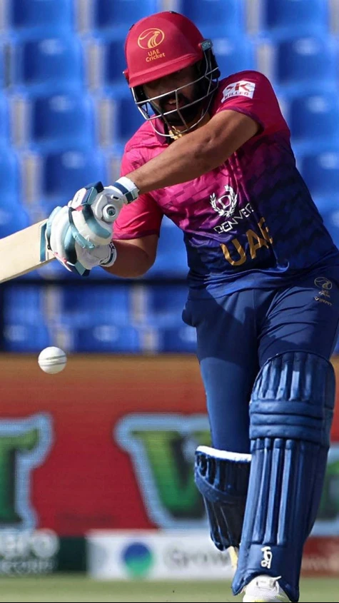 Alishan Sharafu falls immediately after fifty!